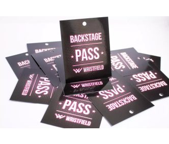 Badge laminato: in misura A7 (con buco rotondo)